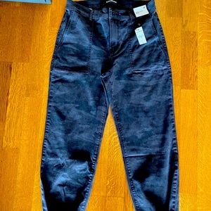 Express Cropped straight high rise camo joggers